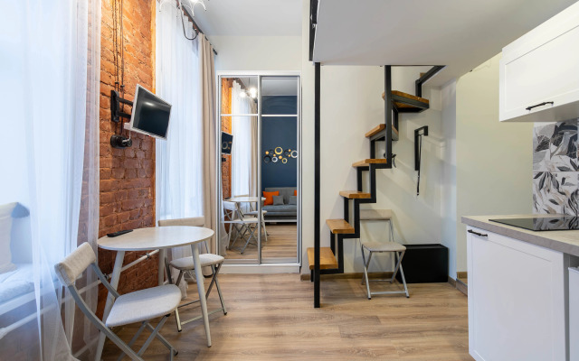 Квартира Просторная студия у Площади Восстания