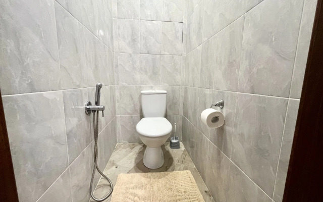 Layf 2 kom na Andreya Belogo 1 Flat