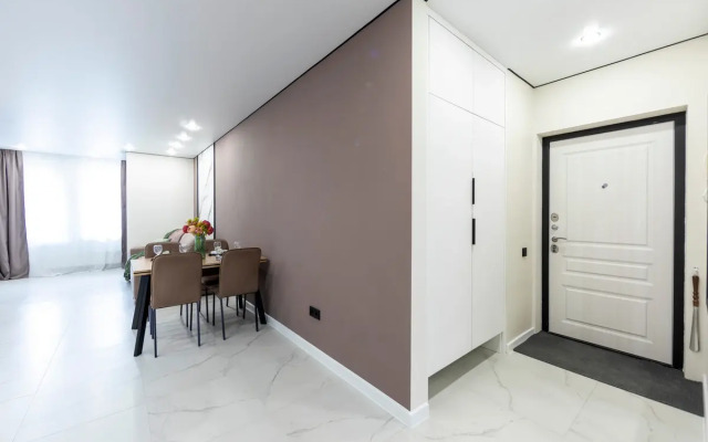 Na Ulitse Sergeya Dzhanbrovskogo, 4k1 Flat