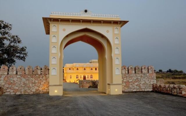 Отель Pratap Niwas - A Heritage Resort