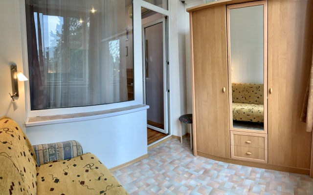 Chetyrekhkomnatnaya Vozle Primorskogo Parka Flat