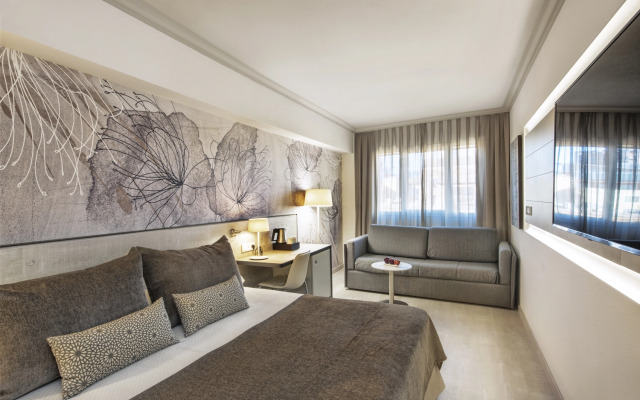 Salles Pere IV Hotel