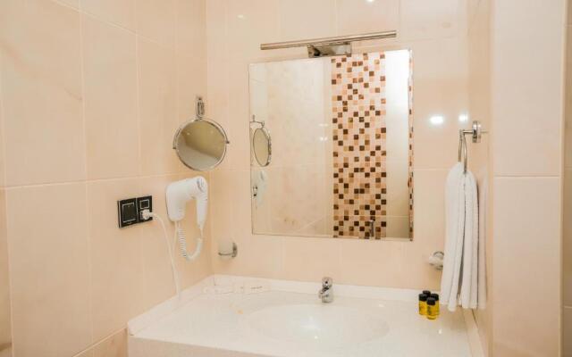Caspian Business Hotel And Spa Hotel