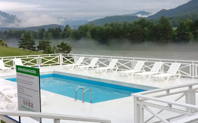 Lyubo-Dorogo Guest House