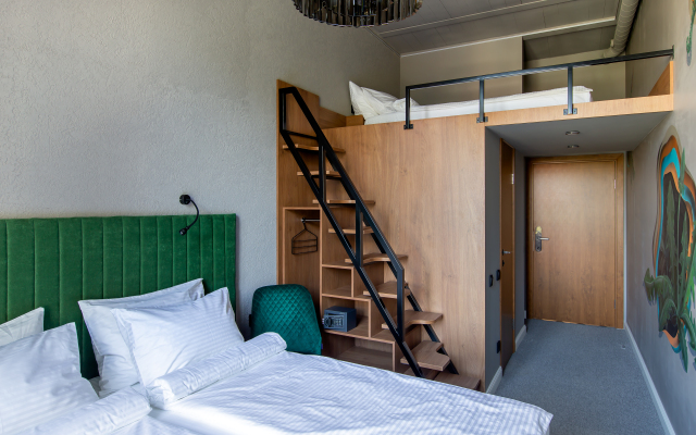 Q-Block Capsule Hotel