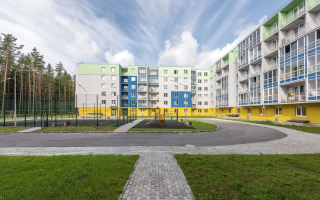 Квартира с камином в сосновом лесу