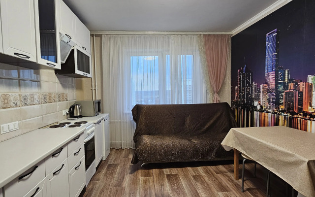 Trekhkomnatnye Na Yemlyutina Flat
