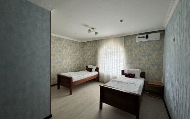 Qamar Hotel