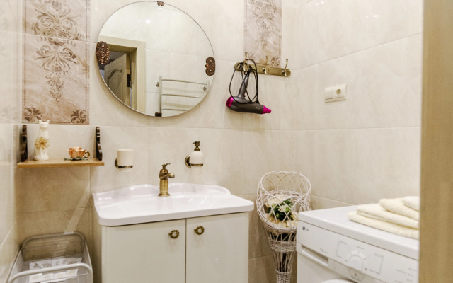 Na Oktyabryskom Prospekte 14 Flat
