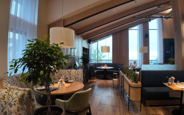 Sunrise Hill Hotel complex