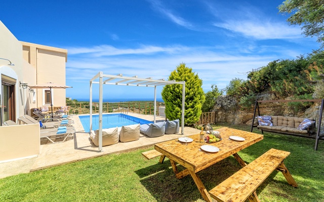 Cretan Sunny Villa Heated Pool