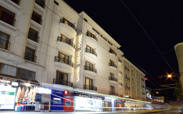 Black Tulip Hotel