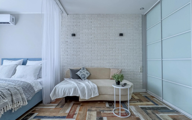 Квартира Green FOX с комфортом для троих в шаге от стадиона. Удобная кровать и диван