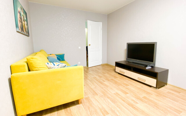 Квартира с Яркими акцентами и кроликами на стиле