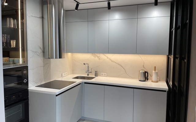 S neveroyatnym vidom na more i zakaty Apartments