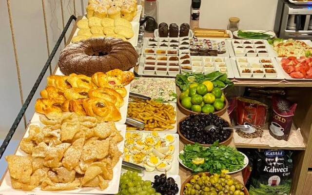 Отель Linda Port Hotel