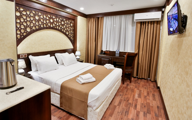 Orient Star Varahsha Hotel