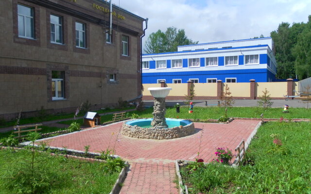 Neolin Guest House and Hostel Hotel