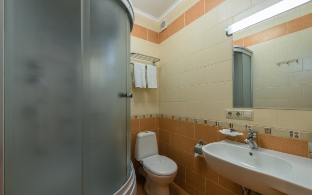 V Dvukh Shagakh na Festivalnom