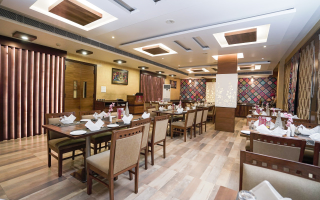 The Golden Apple Hotel