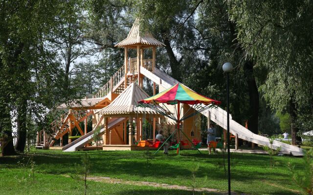 Ostrov Rybolovnaya Usadyba Recreation Center