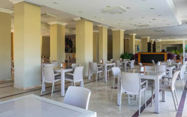 Tal Beach Hotel