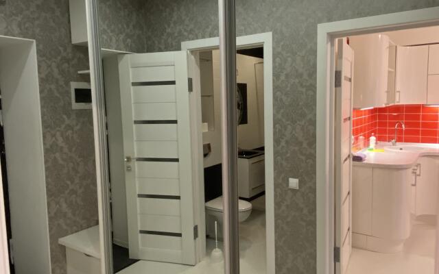 Royal Red Apartment U Korolevskikh Vorot Flat