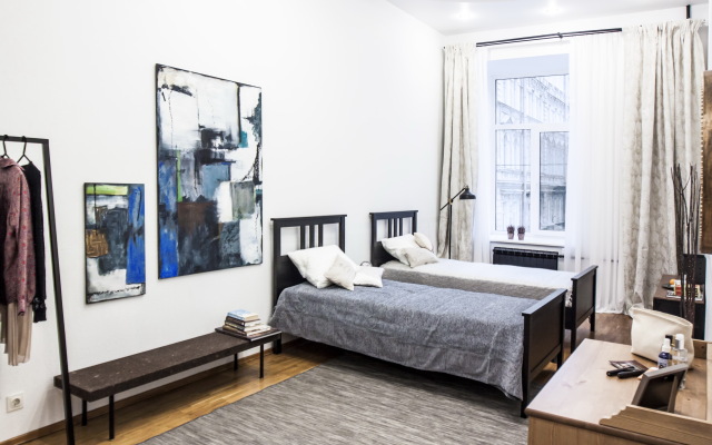 Апартаменты с эркером Александра Блока