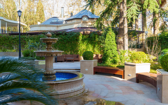 Dizaynerskie Matisse Apart s vydelennoy zonoy spalni Apartments