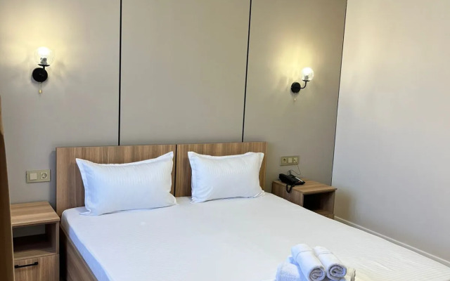 Qul-Khadisha Park Hotel