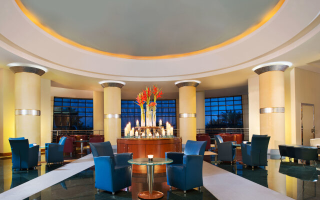 Le Meridien Al Aqah Beach Resort