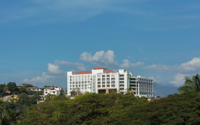 Отель The Grand Kandyan