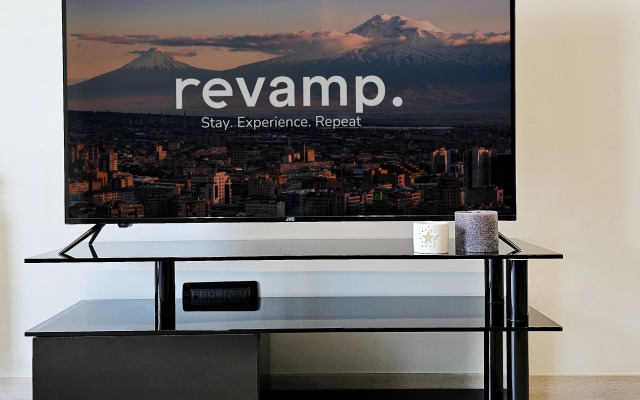 Newly Renovated Condo, Steps to Republic Square Apartments