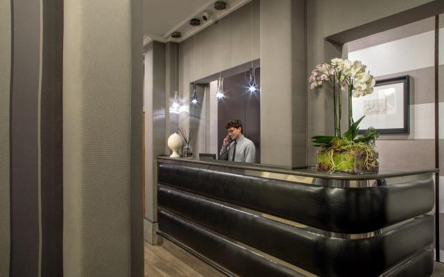 Отель Royal Court