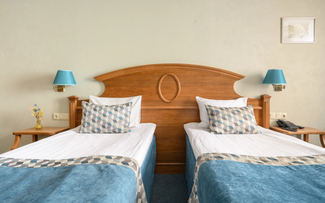 3 Mostа Hotel