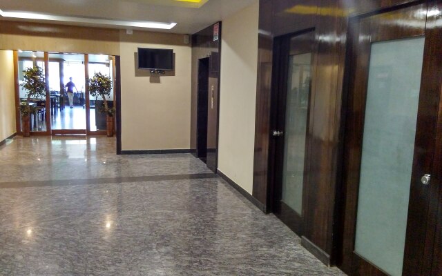 Hotel Raj Vista Suites & Convention