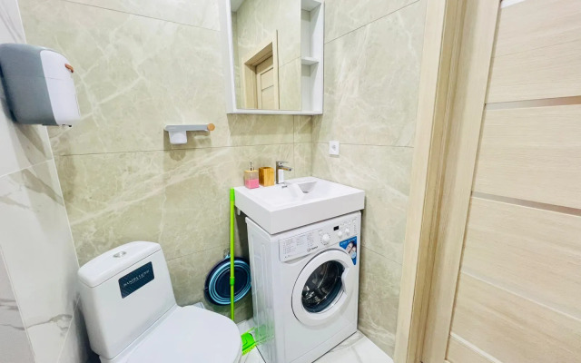 Tryokhmestnaya Studiya V Apart-Komplekse S Basseynom Apartment