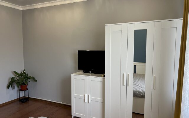 Апартаменты 377 Херсонская 75