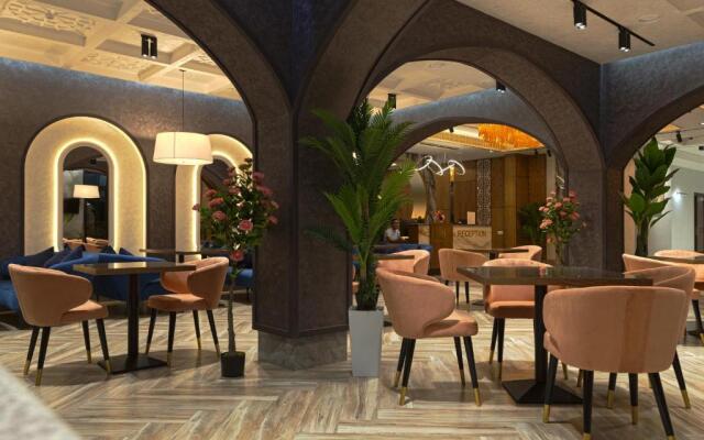 Paradise Plaza Luxury Hotel