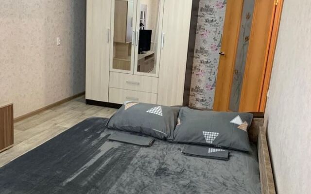 Na Atamanskoy 42B Apartments