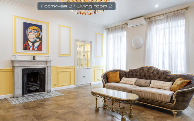 Eksklyusivnie V Stile Pop-art Na Nevskom Prospekte 225 M2 Apartments