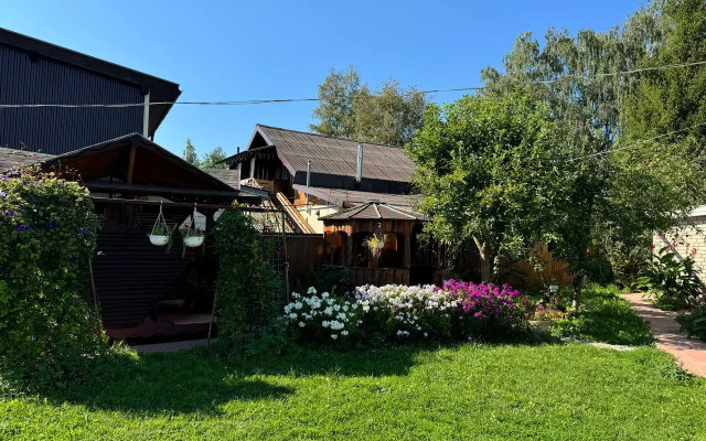 S Banej U Zvonnitsyi Monastyirya Privat House