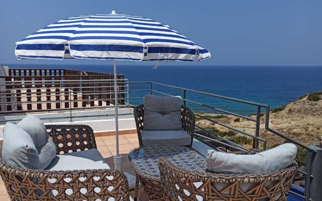 The Phoenix - Seaview Penthouse with Private Terrace Apartments in Gecitkale, Cyprus from 52$, photos, reviews - zenhotels.com