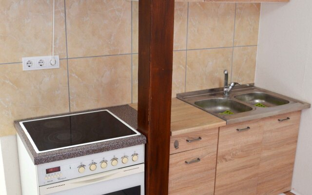Lorabel Apartment House