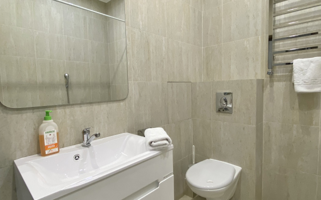 S Balkonom U Podnozhiya Khrebta Aibga Apartments