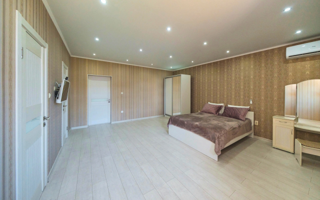 Leto Apartments