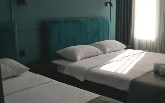 Route Hotel