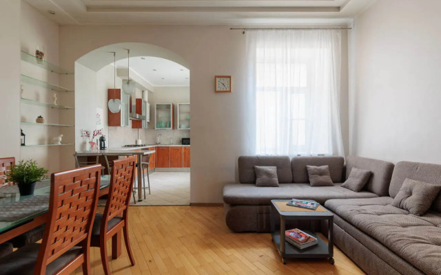 Квартира на набережной Крюкова канала 9