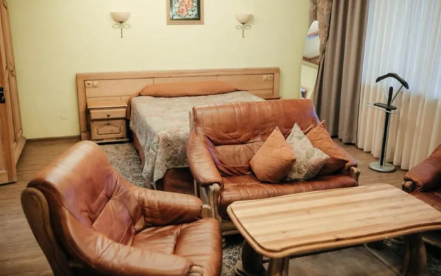 Отель Тау-House