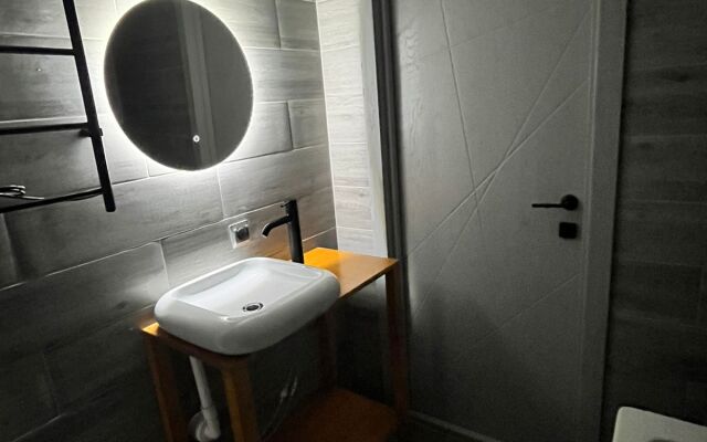 Lyuks na Irtyshskoy Naberezhnoy 13 Flat